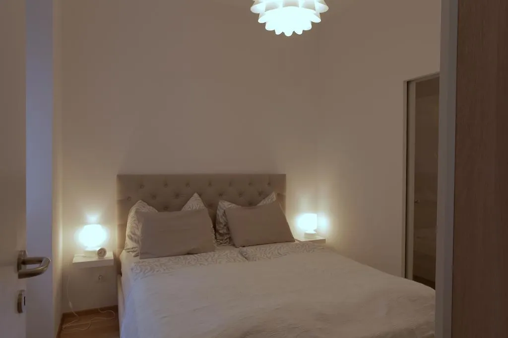 Moderne Stadtwohnung Mit Balkon Vienna Appartamento